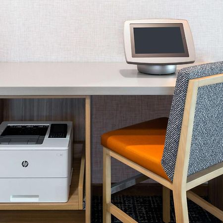 ハンプトン イン シャーロット アップタウン エクステリア 写真
